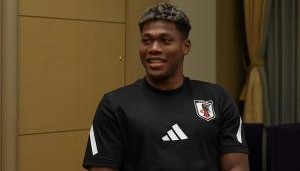 长得太像铃木彩艳：球迷总把我认成八村塁，但他比我高出10cm