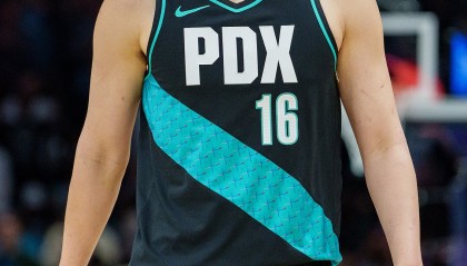 海洋之神·hy590官网-记者：如果你很久没看杨瀚森的比赛 乍一看就会发现他有明显进步