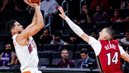 热火双星56分拯救希罗，布克24+9+9难救主，太阳无缘20分大逆转