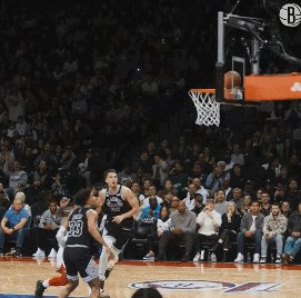 1672750297228069635.gif 1.gif